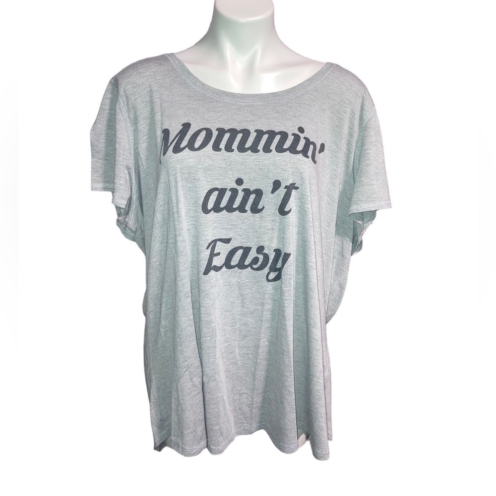 Maurices Women’s 3X Plus Gray & Black “Mommin Ain’t Easy” Short Sleeve Tee